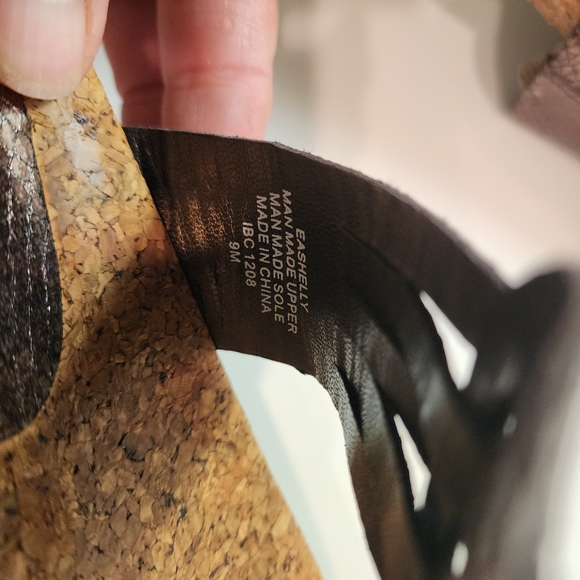 Birky's sandals--lightly used--bronze - Picture 4 of 10